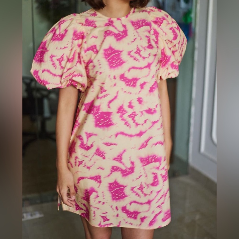 Pink Patterned Puff-Sleeve Shift Dress